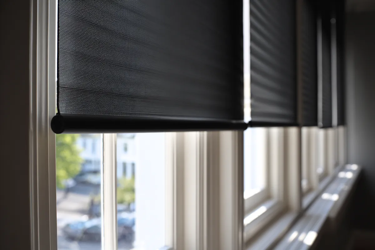 Solar-Powered Smart Shades - Blind Smart